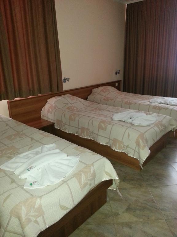 Family Hotel Yola Чепеларе Номер фото