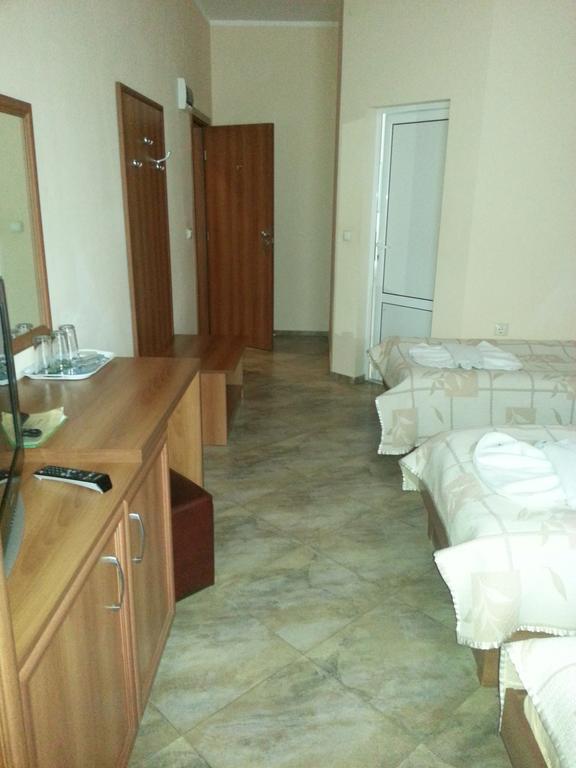 Family Hotel Yola Чепеларе Номер фото